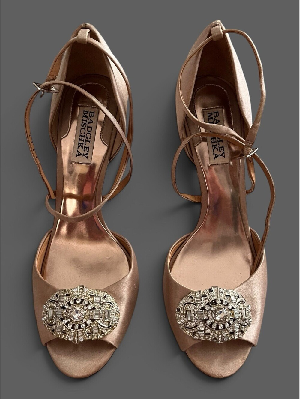 Badgley Mischka – Abigail Peep Toe Wedge Sandal IVORY/CHAMPAGNE SATIN / Women 8
